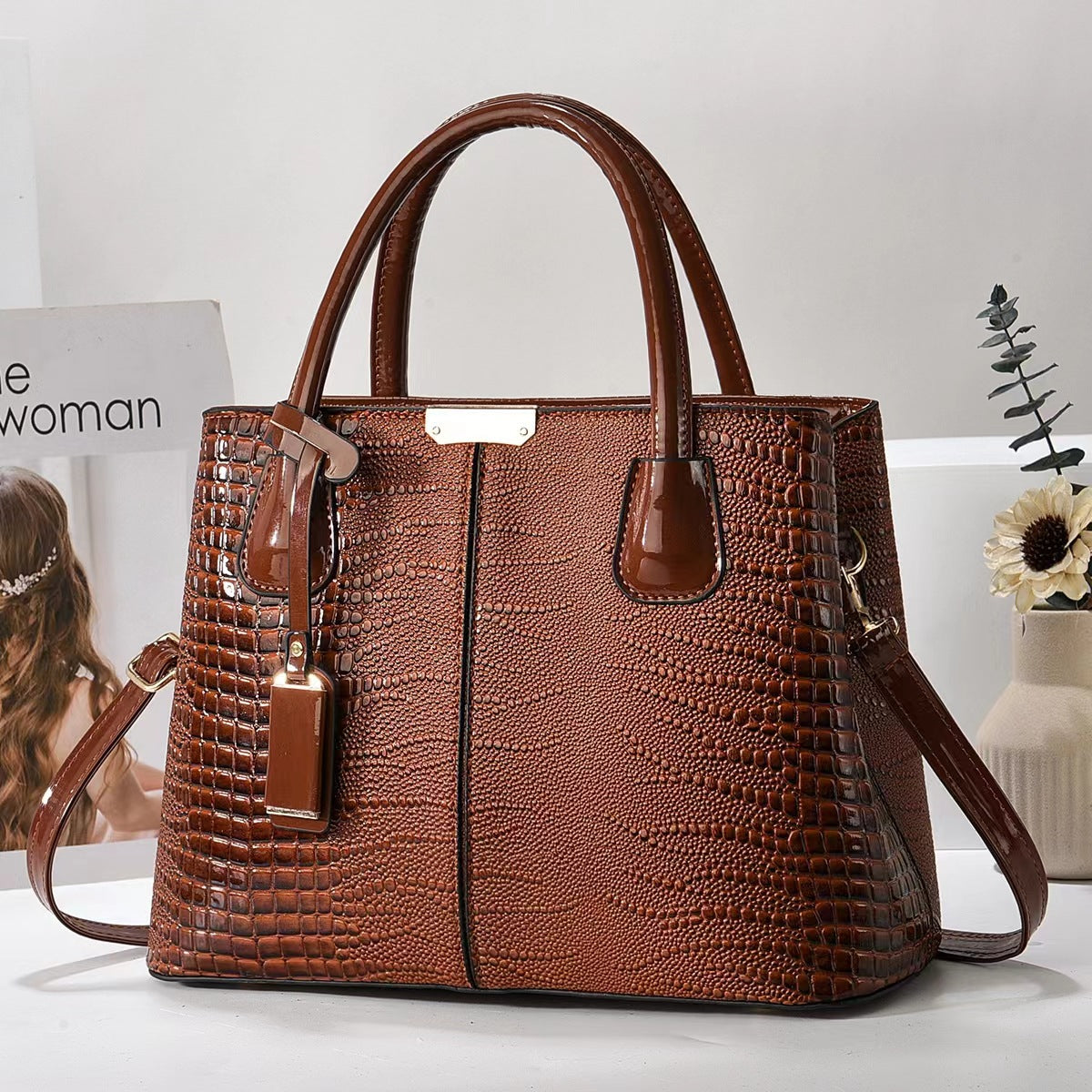 Fashionable And Textured Large-capacity Women's Handbag